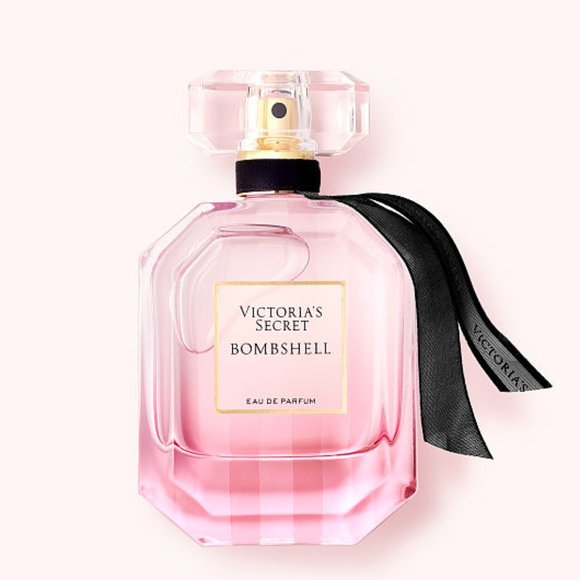 Victoria's Secret Bombshell - Picture 2 of 2